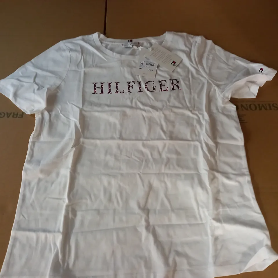 TOMMY HILFIGER FEATHER PRINT T-SHIRT - 14(L)