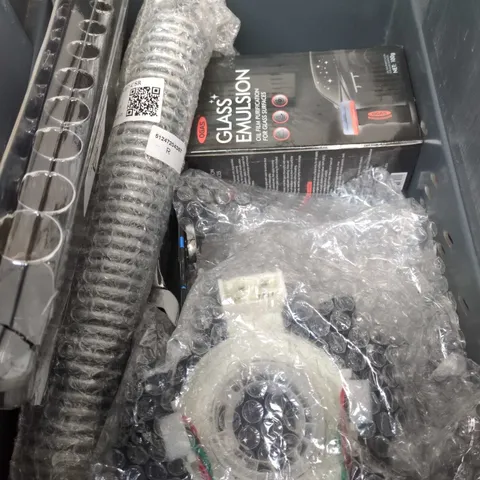 BOX OF ASSORTED CAR ITEMS TO INCLUDE - TOOLS SPRING - WIPER BLADE - 