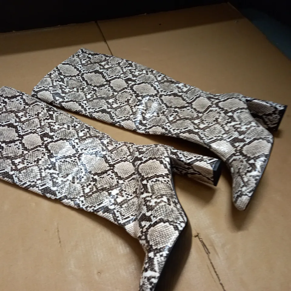 PAIR OF ZARA SNAKE SKIN EFFECT BOOTS - 41