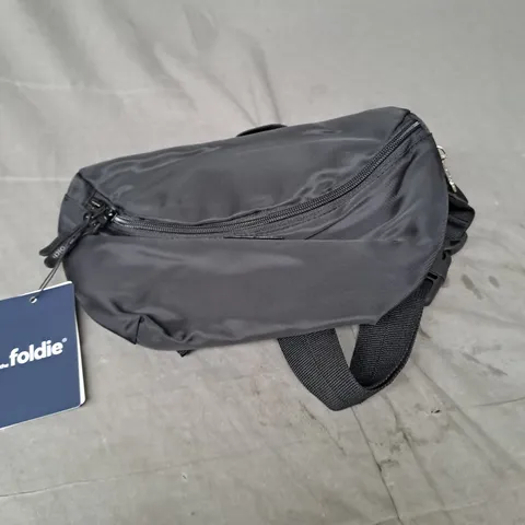 FOLDIE CROSSBODY BAG IN BLACK 
