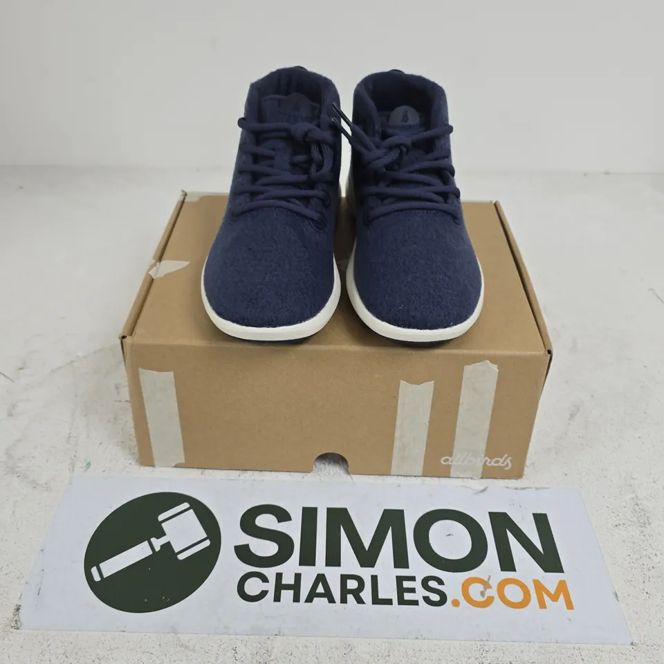 BOXED PAIR OF ALLBIRDS WOOL RUNNER-UP MIZZLE TRAINERS IN INDIGO - UK 5-5.5