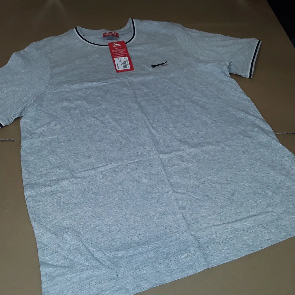 SLAZENGER TIPPED TEE IN GREY - M