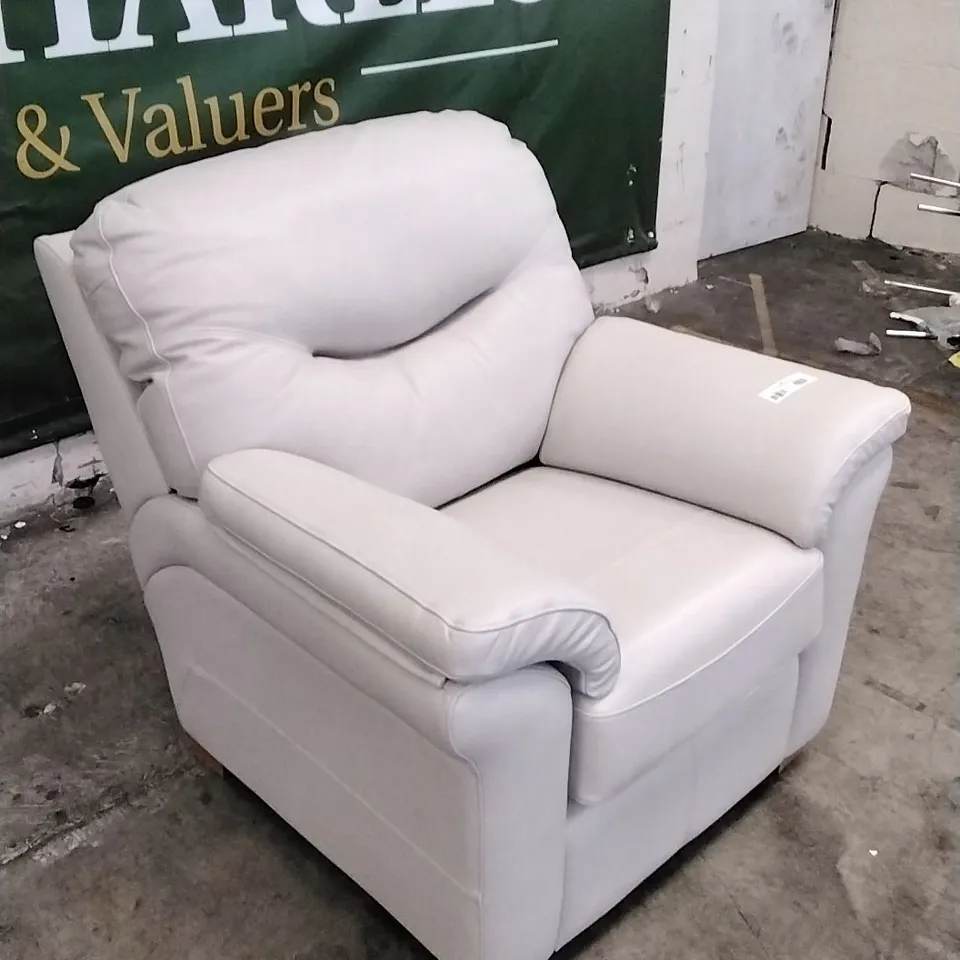 QUALITY BRITISH DESIGNED & MANUFACTURED G PLAN WASHINGTON 18 ARMCHAIR CAPRI CHALK LEATHER