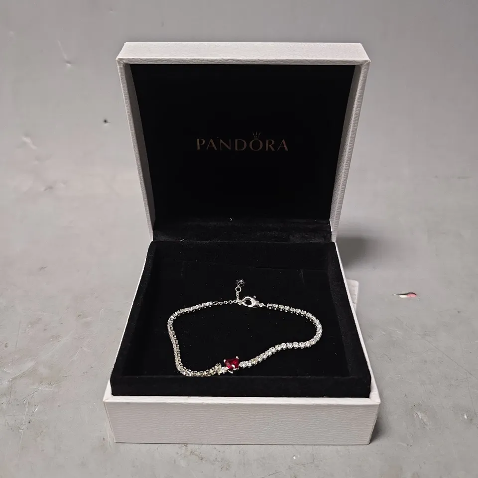 BOXED PANDORA HEART BANGLE 