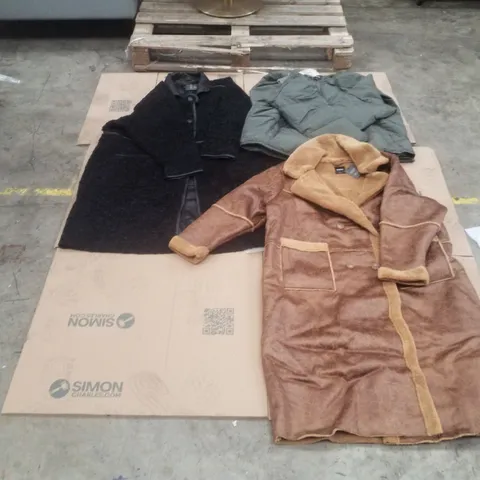 PALLET OF APPROXIMATELY 112 BRAND NEW WOMEN'S QUALITY DESIGNER CLOTHING ITEMS TO INCLUDE; SIMPLY BE MAXI AVIATOR, SIMPLY BE SCARF DETAIL JACKET, JD WILLIAM'S TEDDY COAT