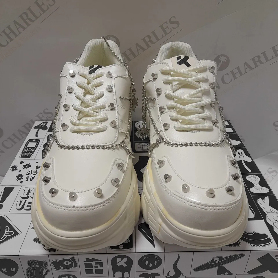 KOI JINX WHITE MYSTIC CHARM TRAINERS - SIZE 7