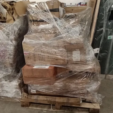 PALLET OF ASSORTED HOUSEHOLD GOODS AND PRODUCTS TO INCLUDE; FURNITURE, CLOTHES HANGERS, SPORTS PRODUCTS ETC