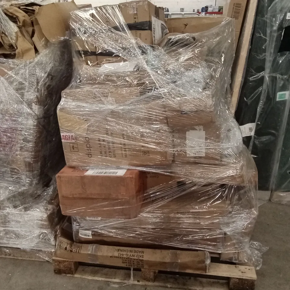 PALLET OF ASSORTED HOUSEHOLD GOODS AND PRODUCTS TO INCLUDE; FURNITURE, CLOTHES HANGERS, SPORTS PRODUCTS ETC