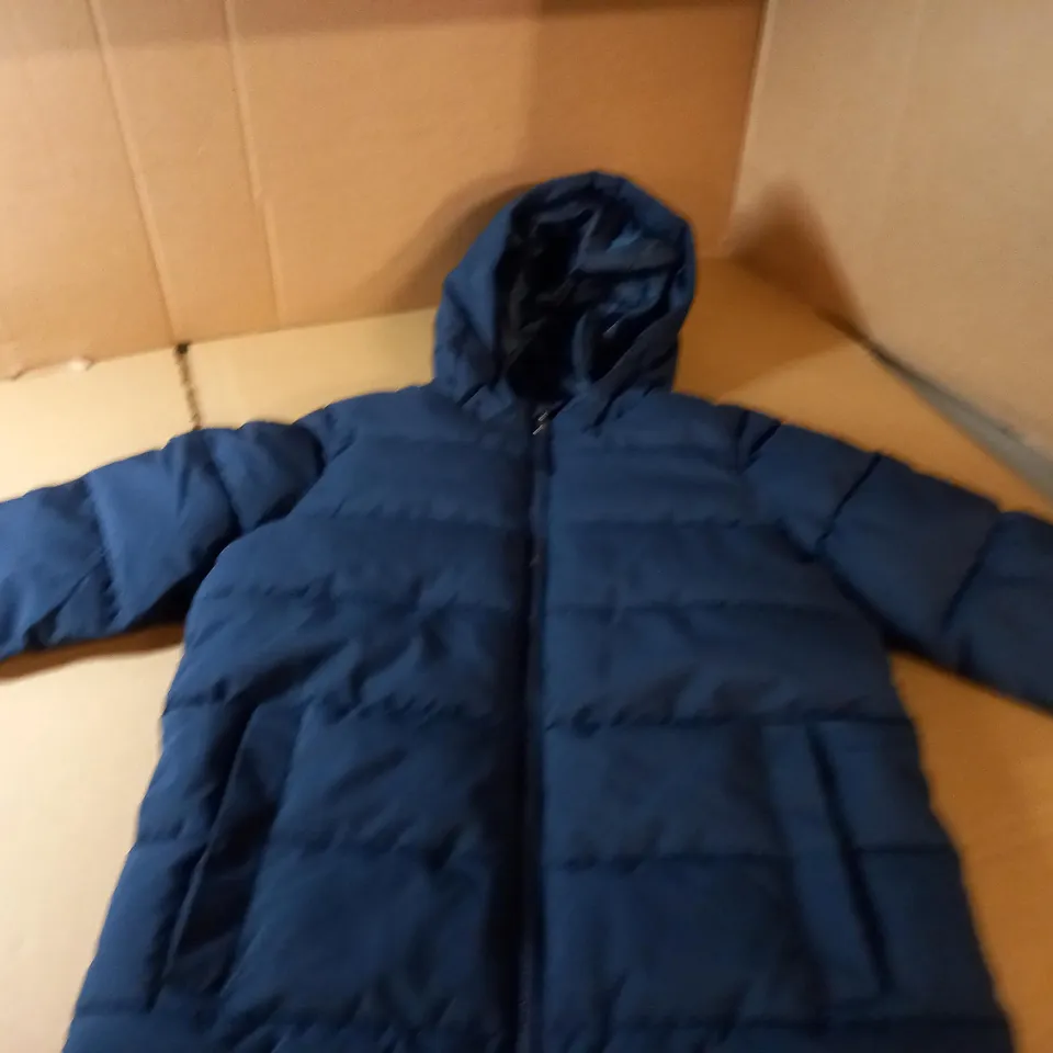 TOG24 BLUE PADDED AND HOODED COAT - SIZE 10-11 YEARS 