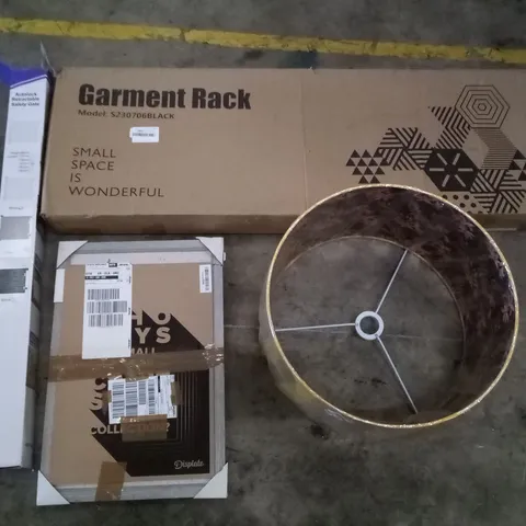 PALLET OF ASSORTED ITEMS INCLUDING GARMENT RACK, GREY PICTURE FRAME, RETRACTABLE SAFETY GATE, ROUND YELLOW LAMPSHADE 
