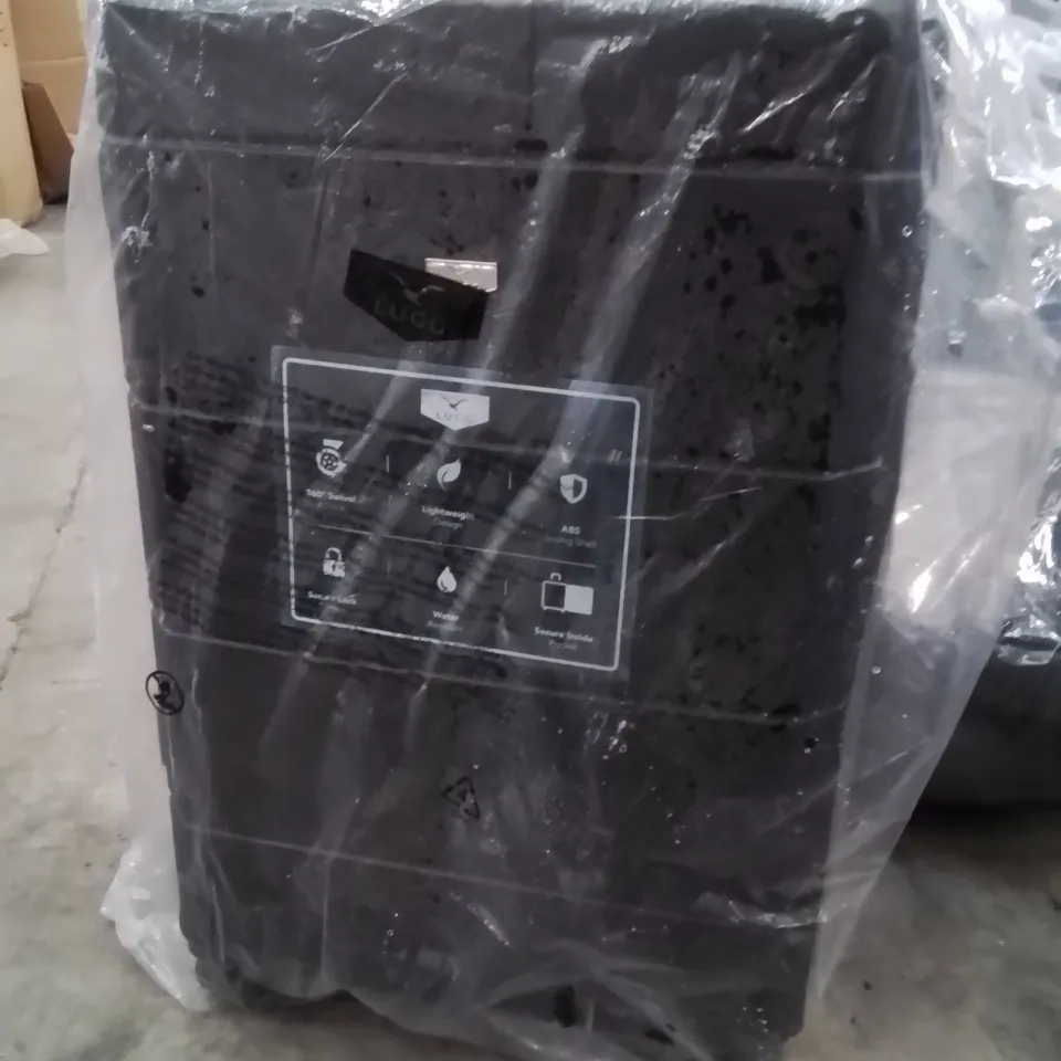 LUGG TRAVEL SUITCASE BLACK 