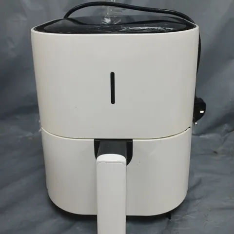 HOMESMART AIR FRYER IN WHITE