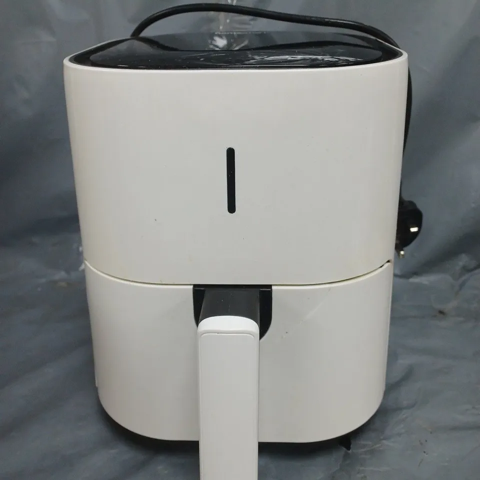 HOMESMART AIR FRYER IN WHITE