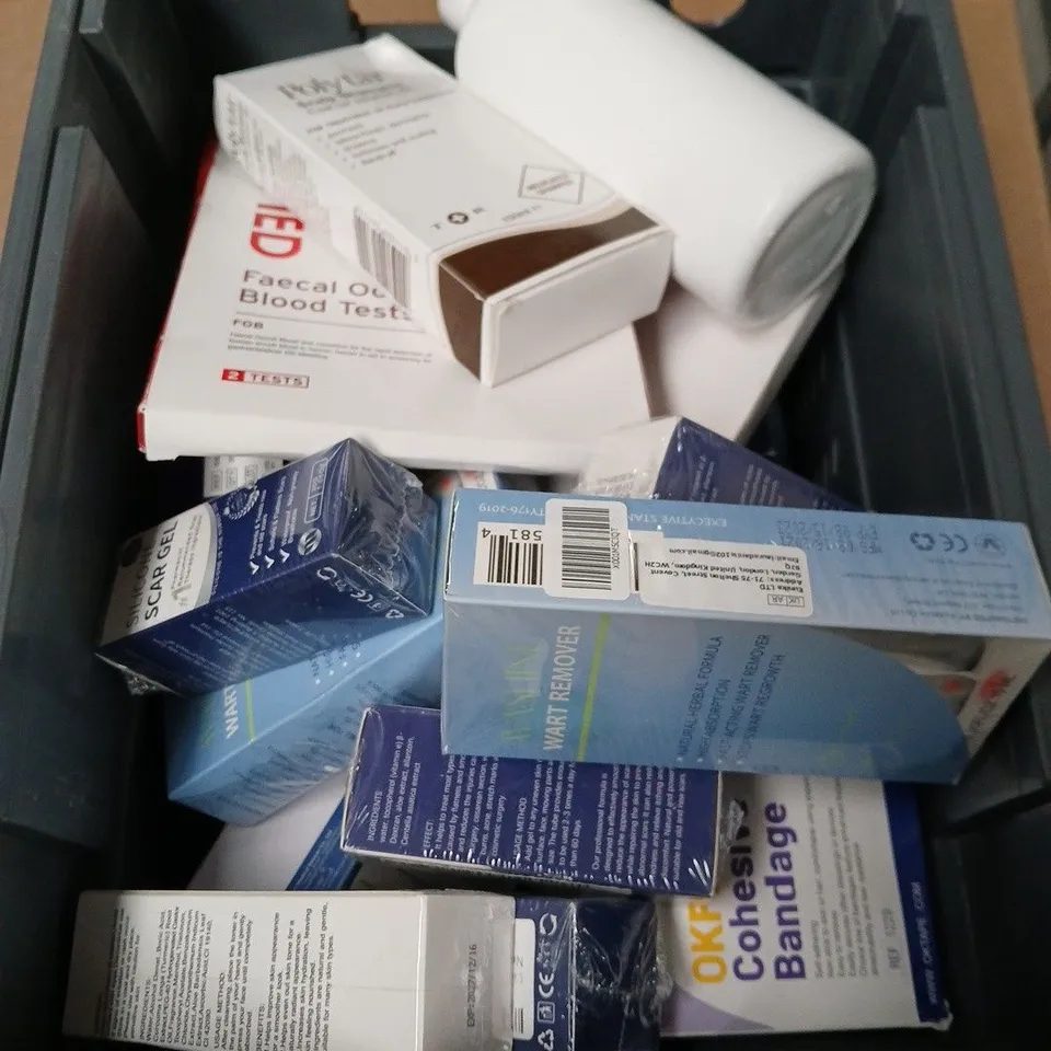 APPROXIMATELY 15 ASSORTED ITEMS INCLUDING SILICONE SCAR GEL , WART REMOVER AND TURMERIC VITAMIN TONER 
