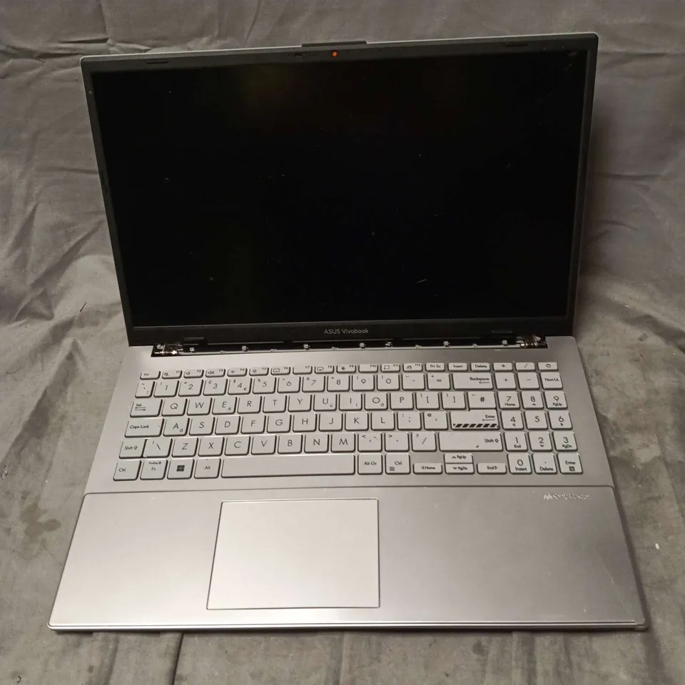 ASUS VIVOBOOK GO 15 SONIC MASTER SILVER