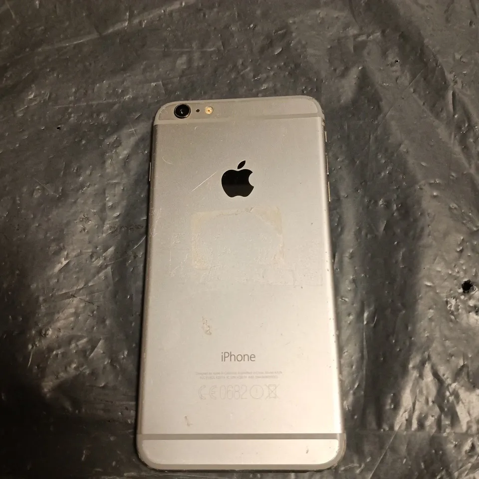 APPLE IPHONE 6 4.7-INCH SILVER – WITH USB CHARGING CABLE IN BOX