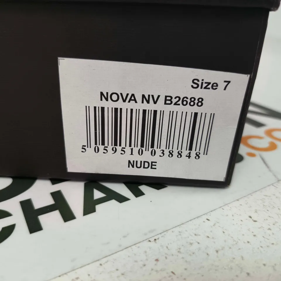 BOXED PAIR OF NOVA NV B2688 NUDE WOMEN'S TRAINERS – SIZE 7