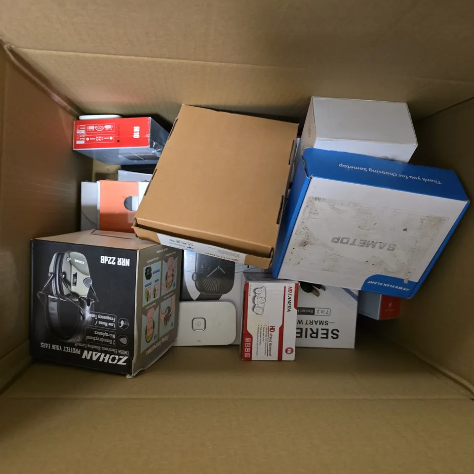 APPROXIMATELY 15 ASSORTED ITEMS TO INCLUDE ZOHAN ELECTRONIC SHOOTING EARMUFFS, HD CAMERA, SERIES 10 SMART WATCH, ETC