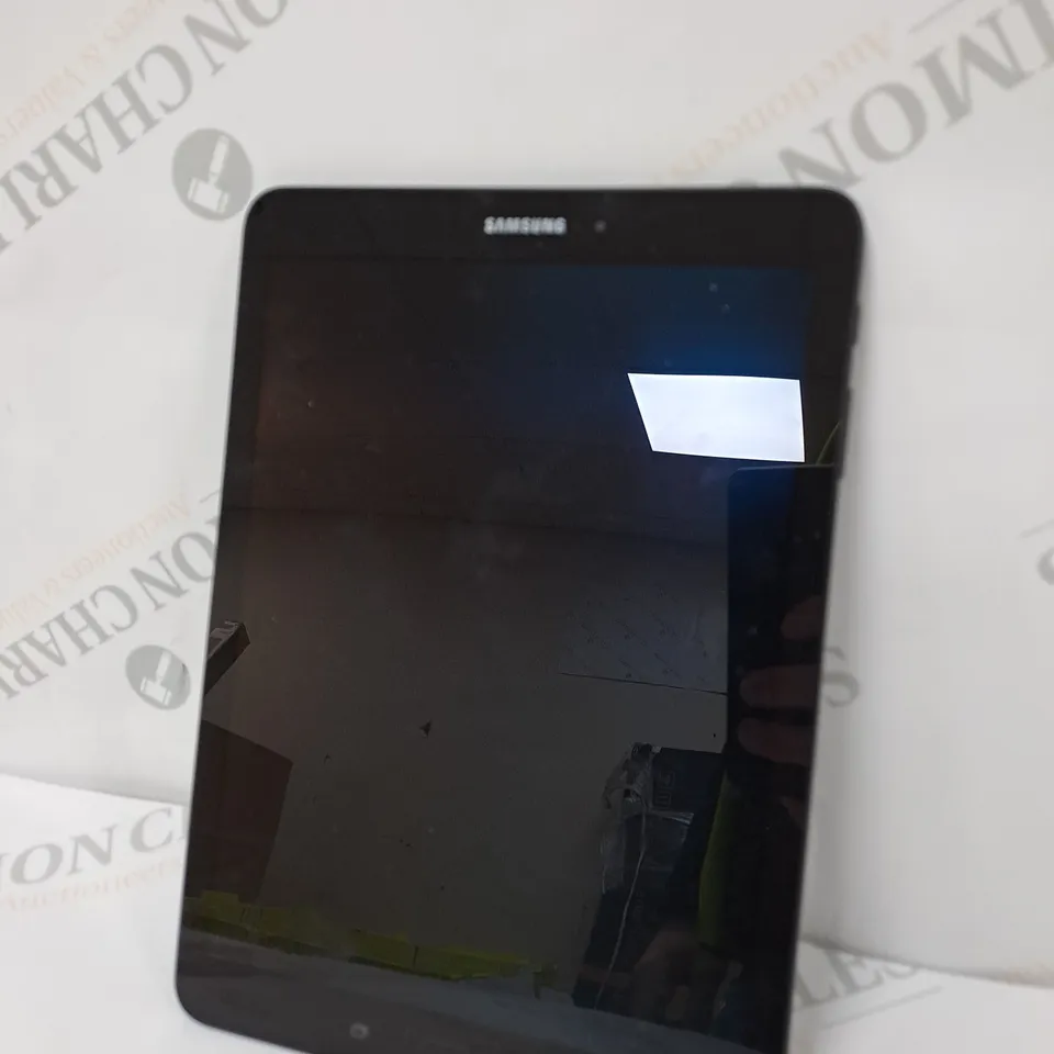 SAMSUNG GALAXY TAB SM-T820