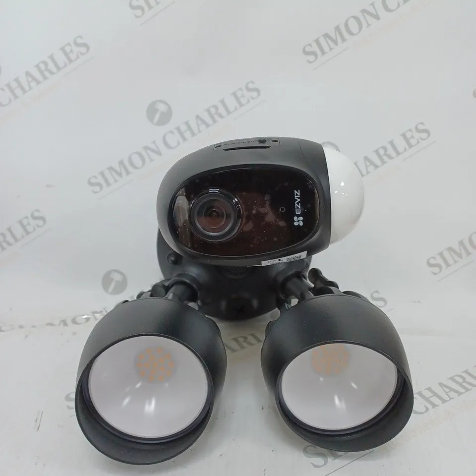 BOXED EZVIZ LC1C SMART SECURITY LIGHT CAMERA