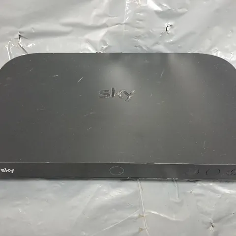 SKY Q BOX