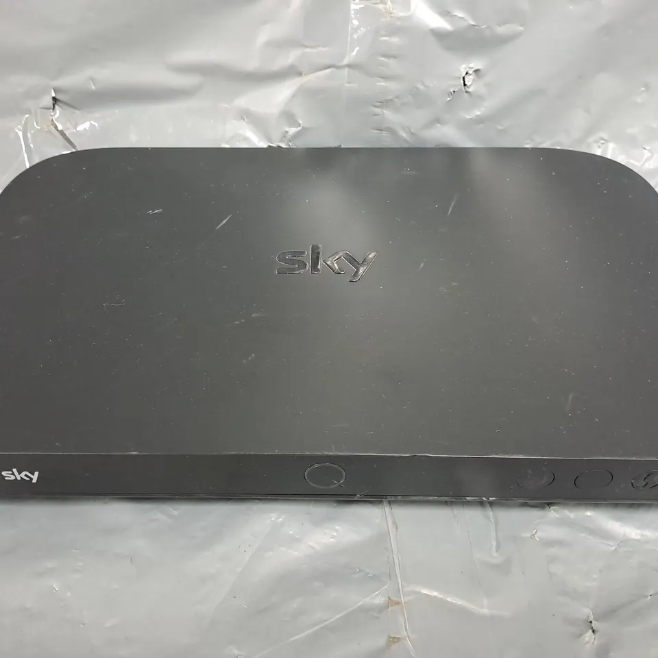 SKY Q BOX