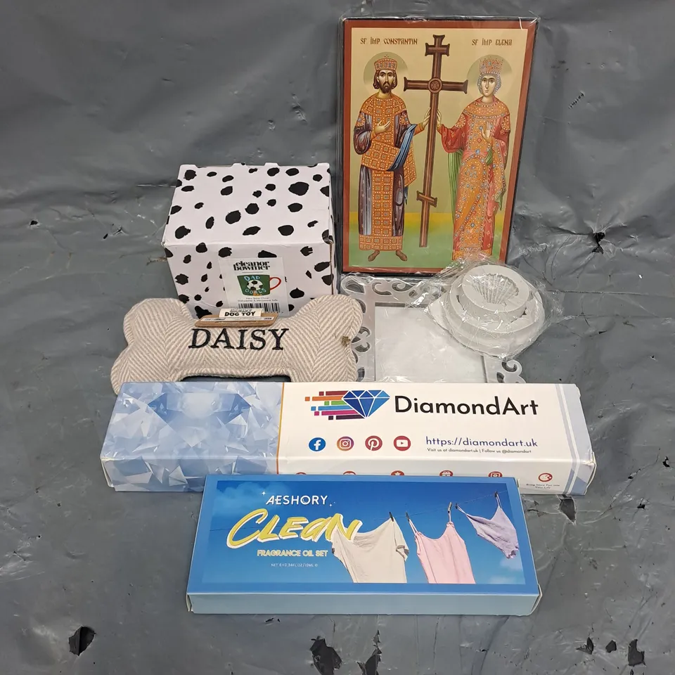 APPROXIMATELY 15 HOUSEHOLD ITEMS TO INCLUDE DIAMOND ART, MUG, DOG TOY, ETC - COLLECTION ONLY
