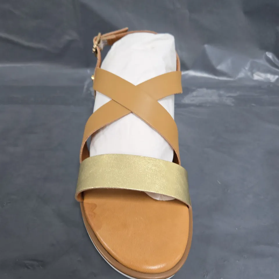 BOXED PAIR OF MODA POZIE SANDALS - UK SIZE 6 