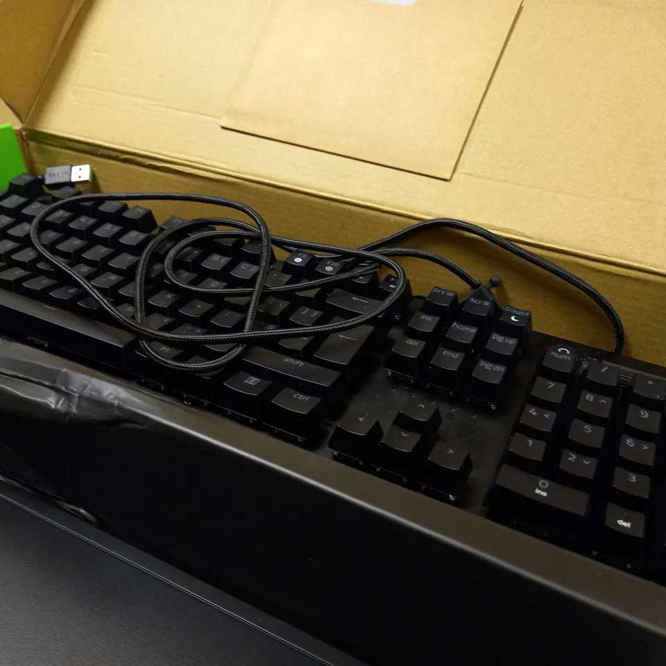 RAZER BLACKWIDOW V3 - PREMIUM MECHANICAL GAMING KEYBOARD