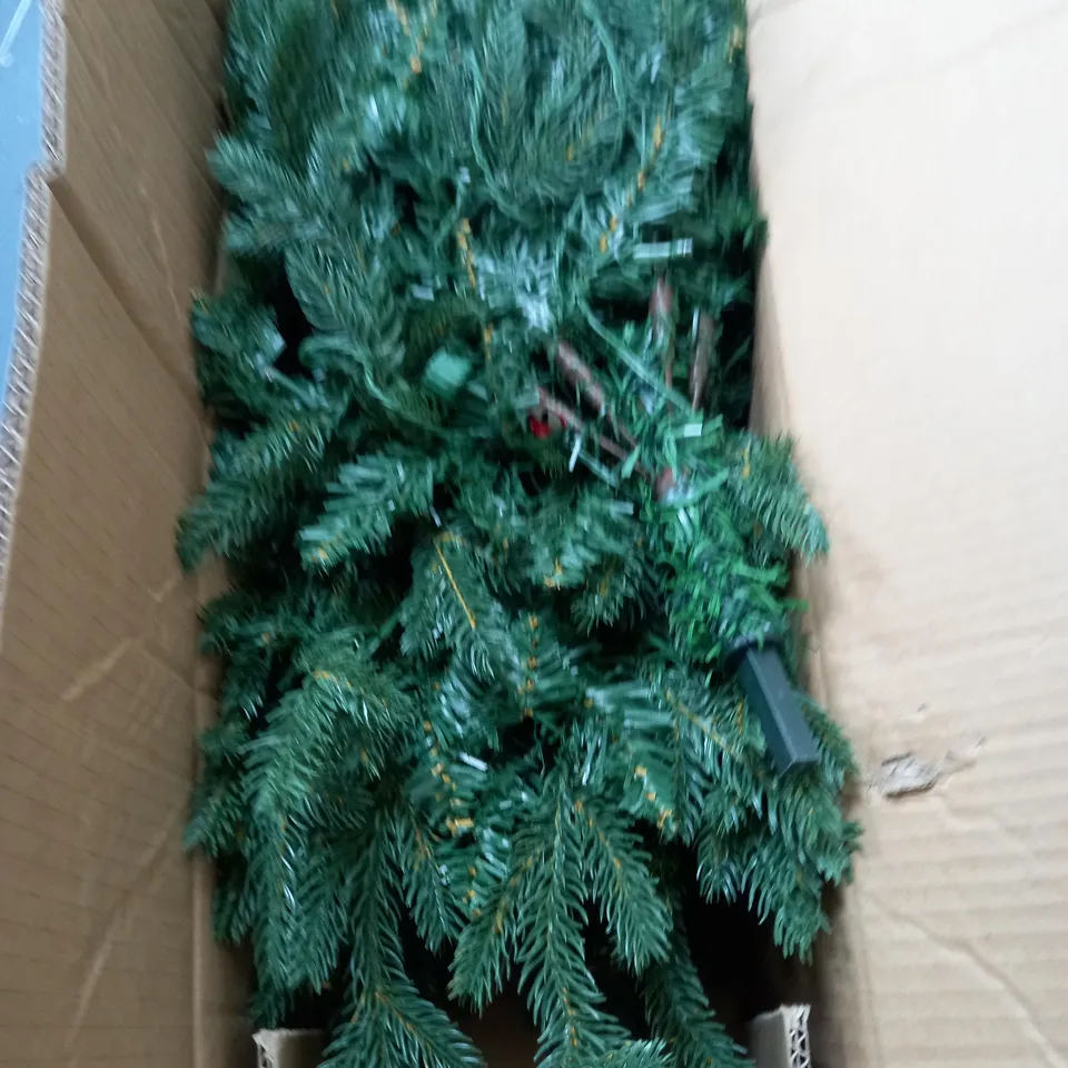 BOXED HOME REFLECTIONS PRE-LIT CHRISTMAS TREE - 5FT