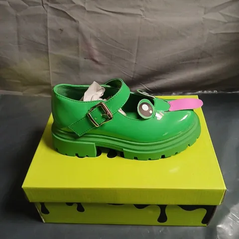 KOI KIDZ GREEN CARTOON FACE PLATFORM SHOES – BUCKLE STRAP. FROG SIZE 12