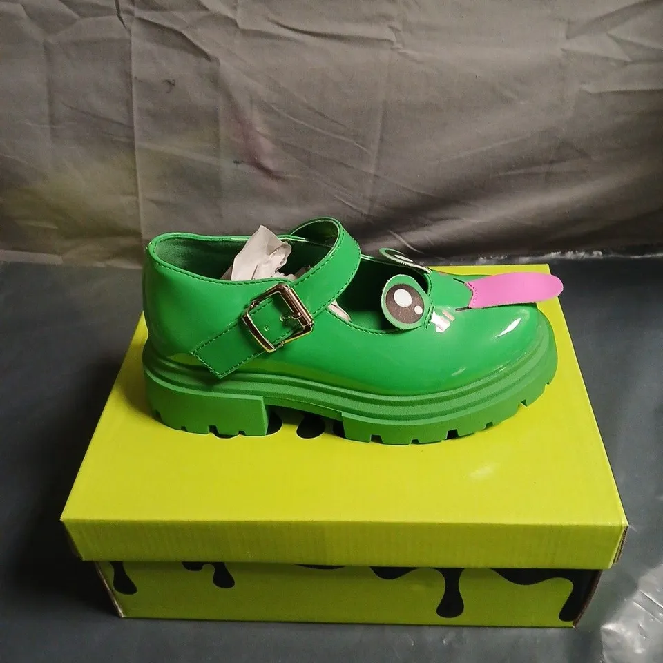 KOI KIDZ GREEN CARTOON FACE PLATFORM SHOES – BUCKLE STRAP. FROG SIZE 12