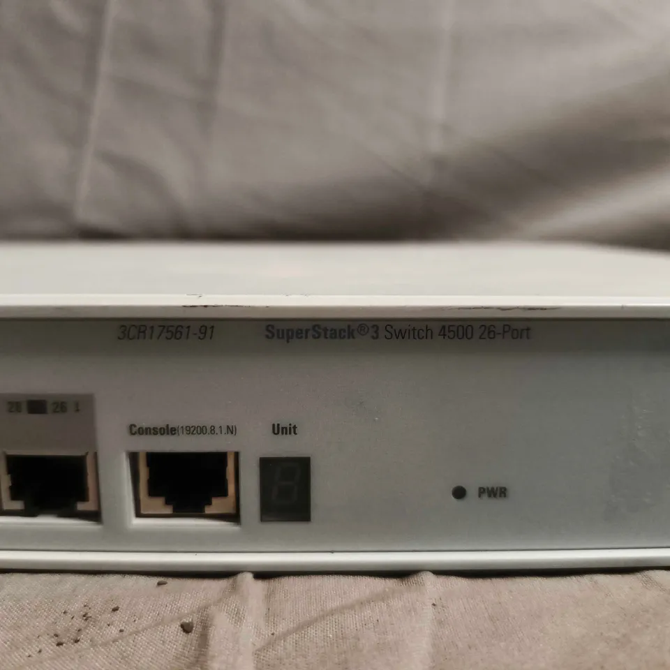 3COM SUPERSTACK 3 SWITCH 4500, 26-PORT – MODEL 3CR17561-91
