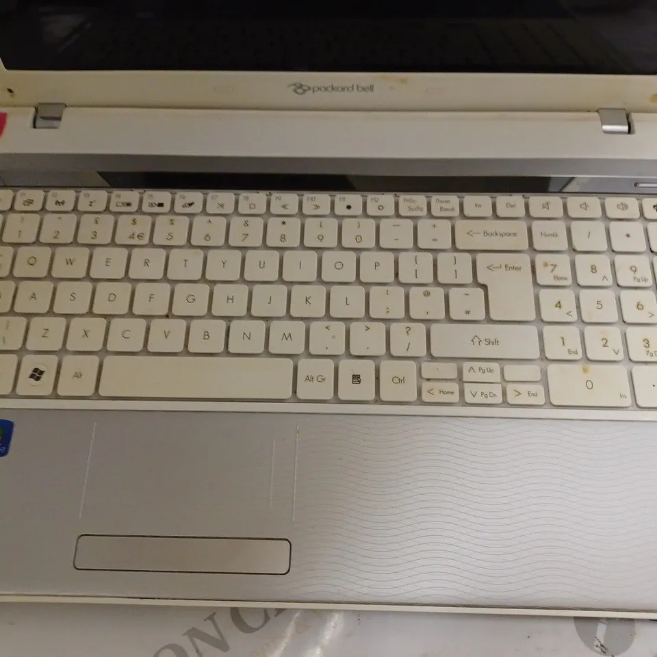 PACKARD BELL NEW95 LAPTOP