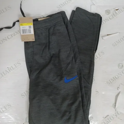 NIKE STANDARD FIT JOGGERS IN DARK GREY SIZE S