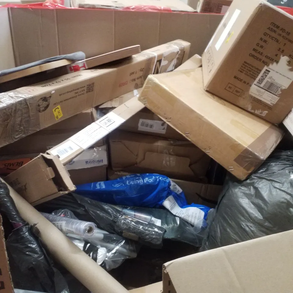 PALLET CONTAINING ASSORTED PRODUCTS INCLUDING SAKURA RICE COOKER, CHILDRENS TRIKE, WHITE BOARD STICKER, LED MOON LIGHT & CEILING FAN WITH LIGHTS