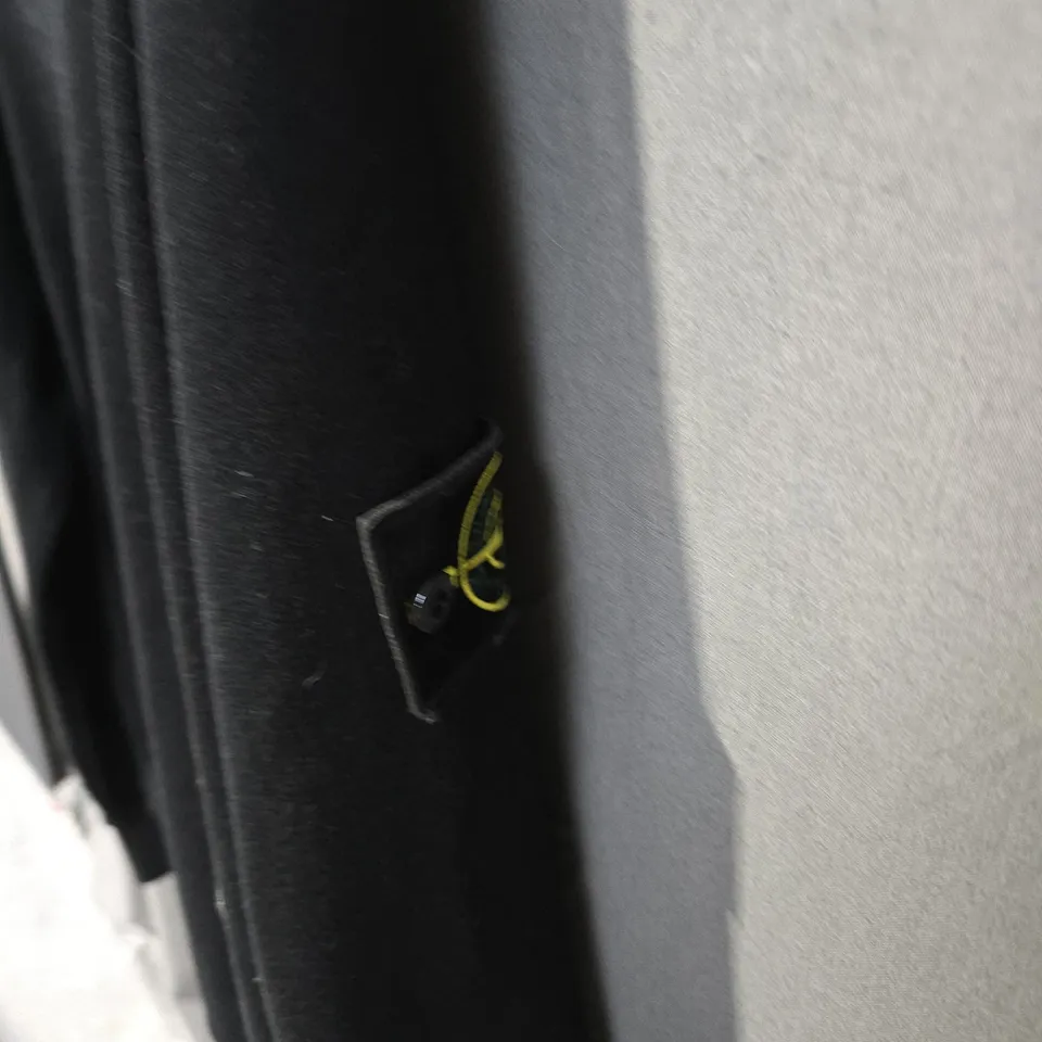 STONE ISLAND BLACK CREWNECK SWEATSHIRT