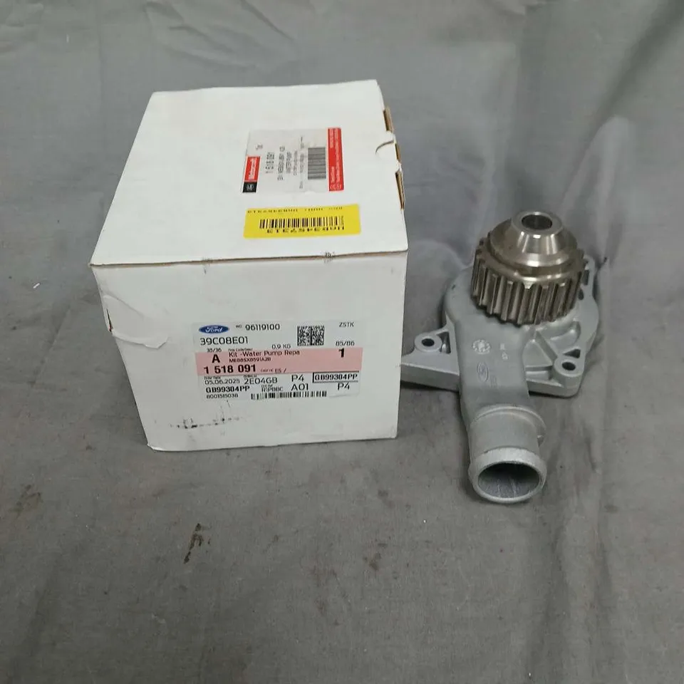 BOXED FORD MOTORCRAFT WATER PUMP – PART NO. 1 518 091