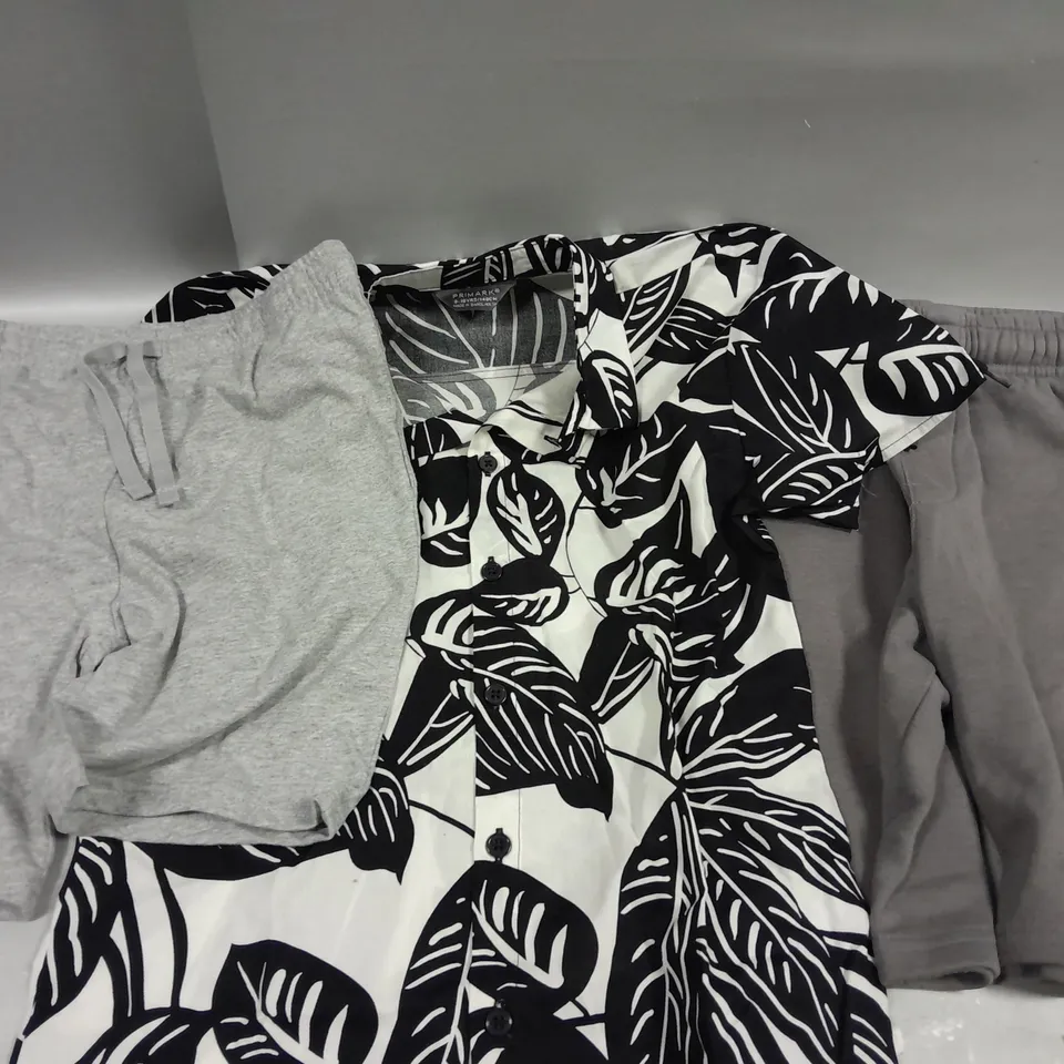 APPROXIMATELY 20 ASSORTED CHILDRENS CLOTHING PRODUCTS IN AGES RANGING FROM 5-10YRS