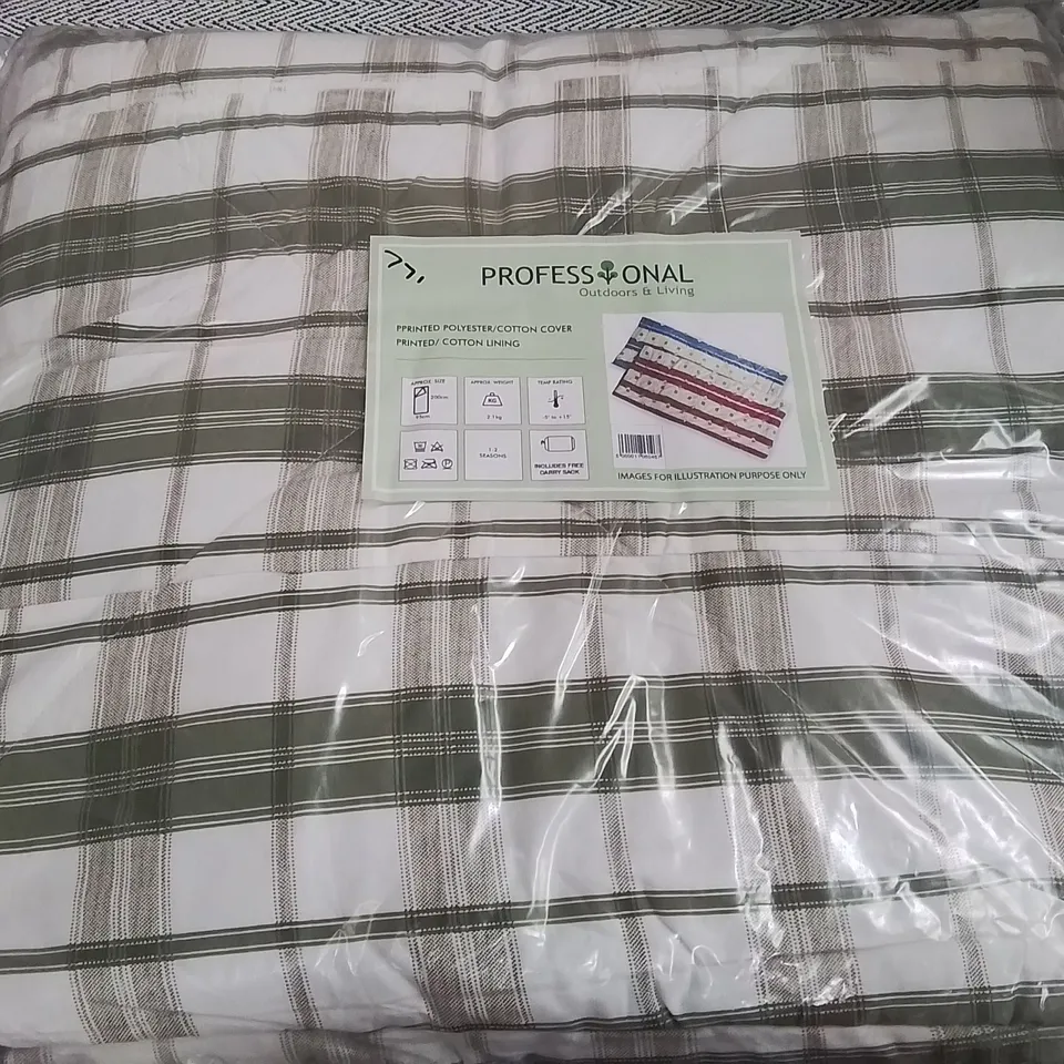 BRAND NEW PROFESSIONAL OUTDOORS & LIVING PRINTED POLYESTER/COTTON COVER WITH CARRY SACK