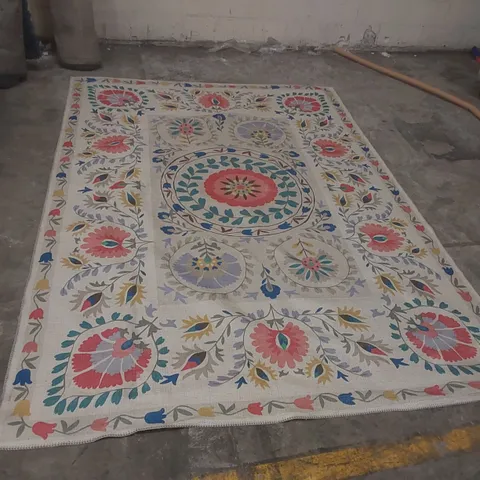 QUALITY DESIGNER AREA RUG - APPROXIMATELY 290 x 200cm