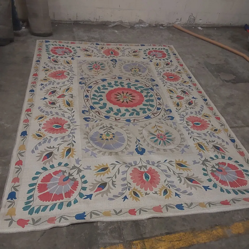 QUALITY DESIGNER AREA RUG - APPROXIMATELY 290 x 200cm