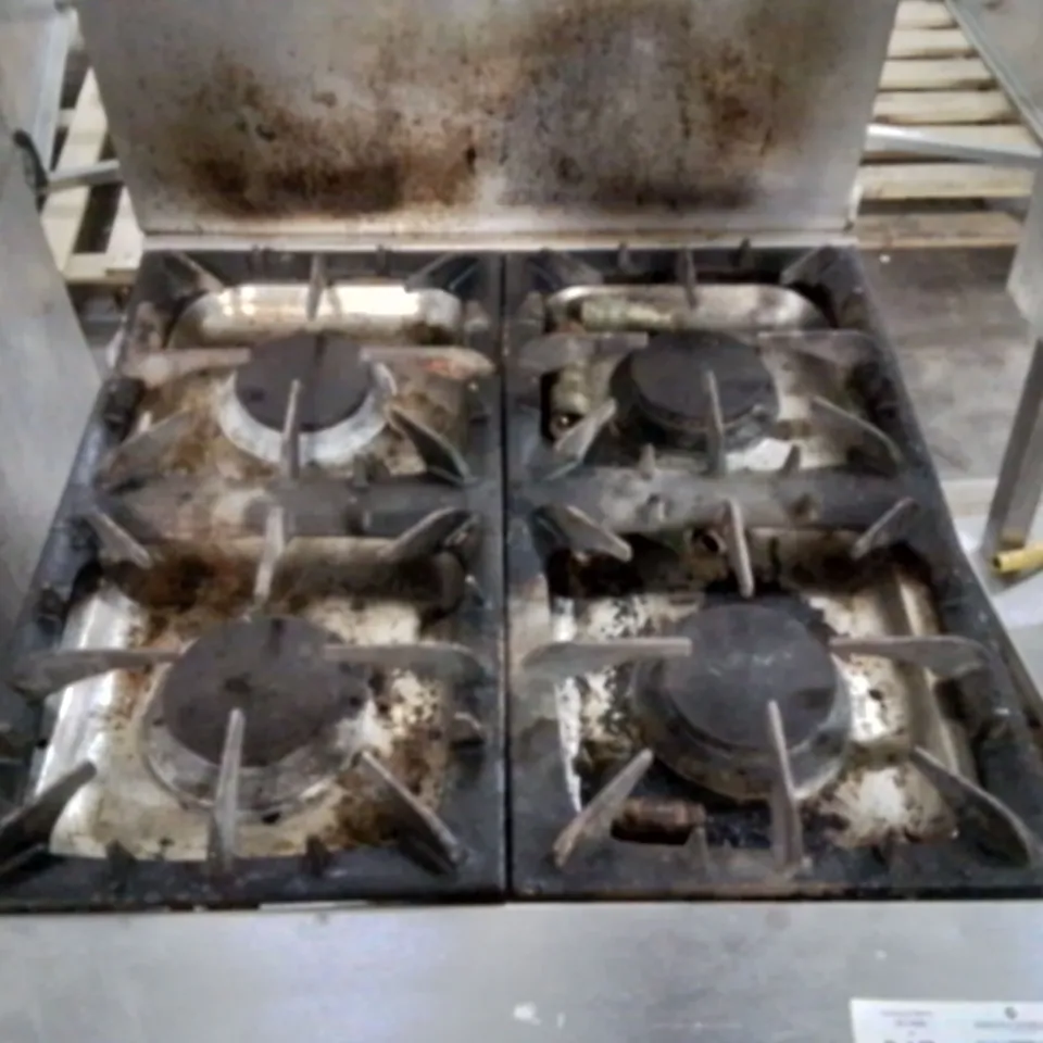 COMMERCIAL FALCON DOMINATOR FREE STANDING 4 HOB PROPANE GAS OVEN