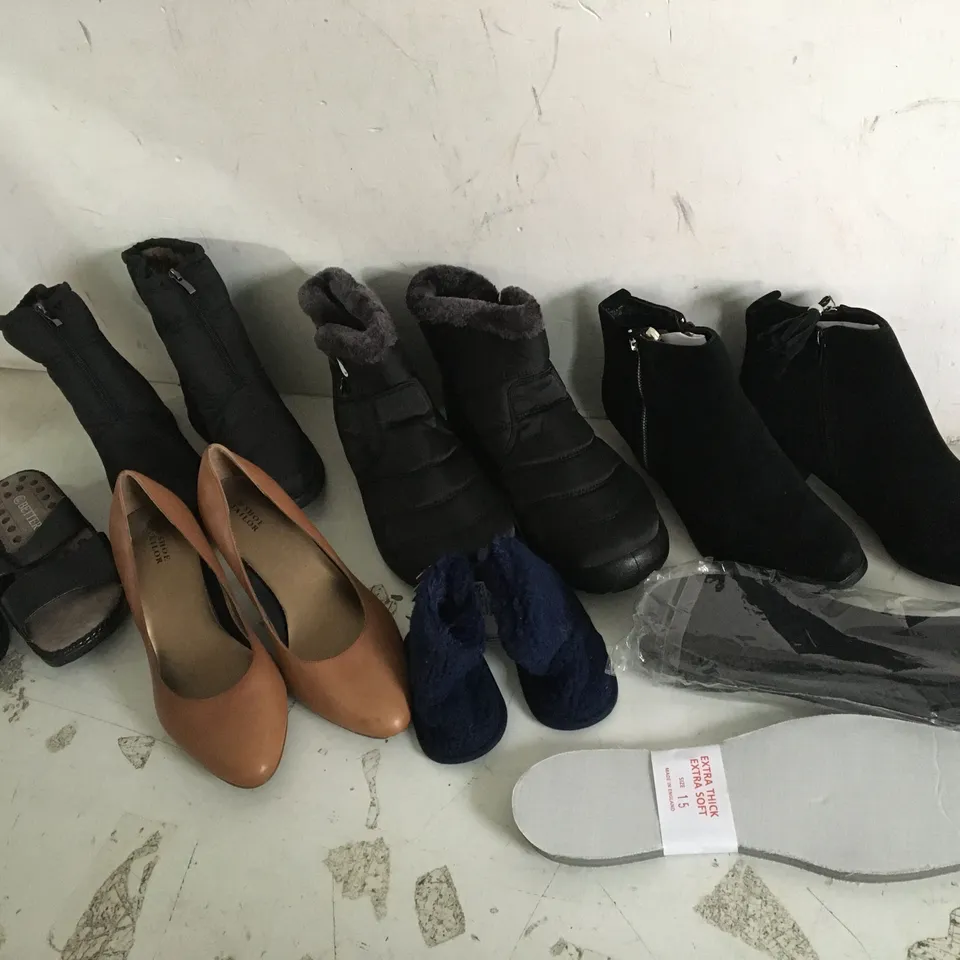 6 PAIRS OF FOOTWEAR AND TWO PACKS OF INSOLES