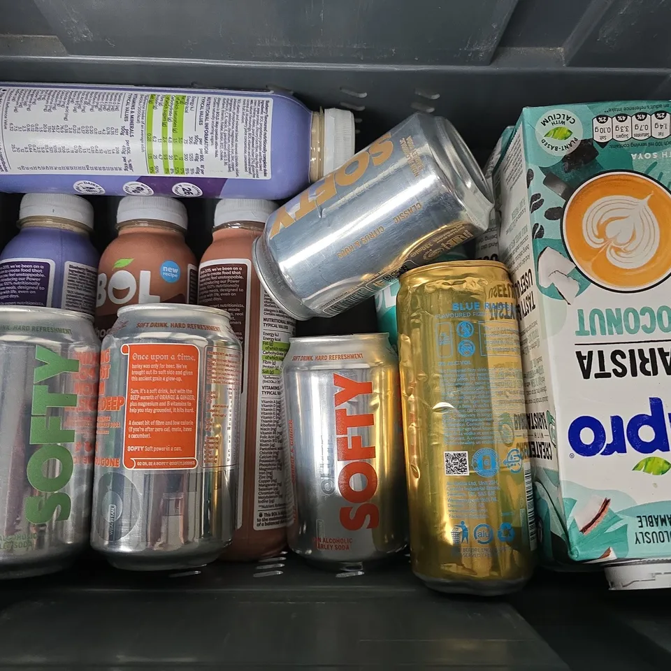 APPROXIMATELY 12 ASSORTED DRINKS TO INCLUDE ALPRO BARISTA COCONUT, SOFTY, BOL BLUEBERRY POWER SHAKE, ETC - COLLECTION ONLY