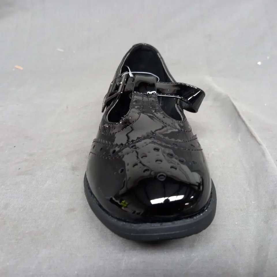 BOX OF APPROXIMATELY 15 LILLEY SHOES IN BLACK - VARIOUS SIZES 