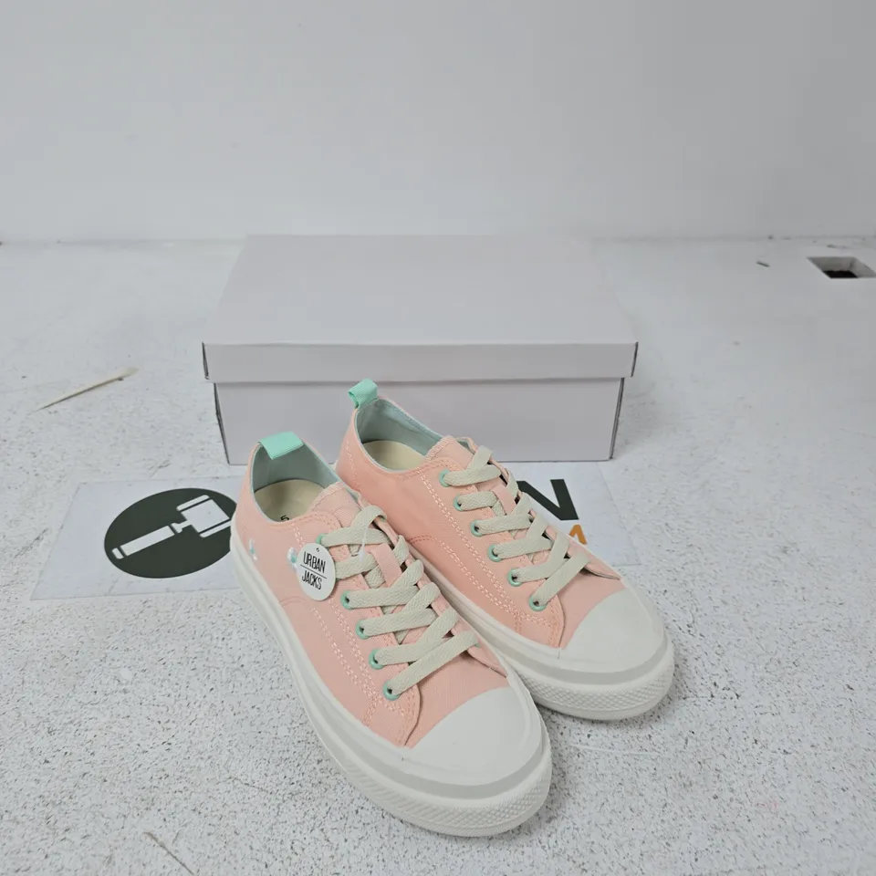 FLEUR PINK SNEAKERS – UK 5 (LIGHT PINK/MINT ACCENTS)