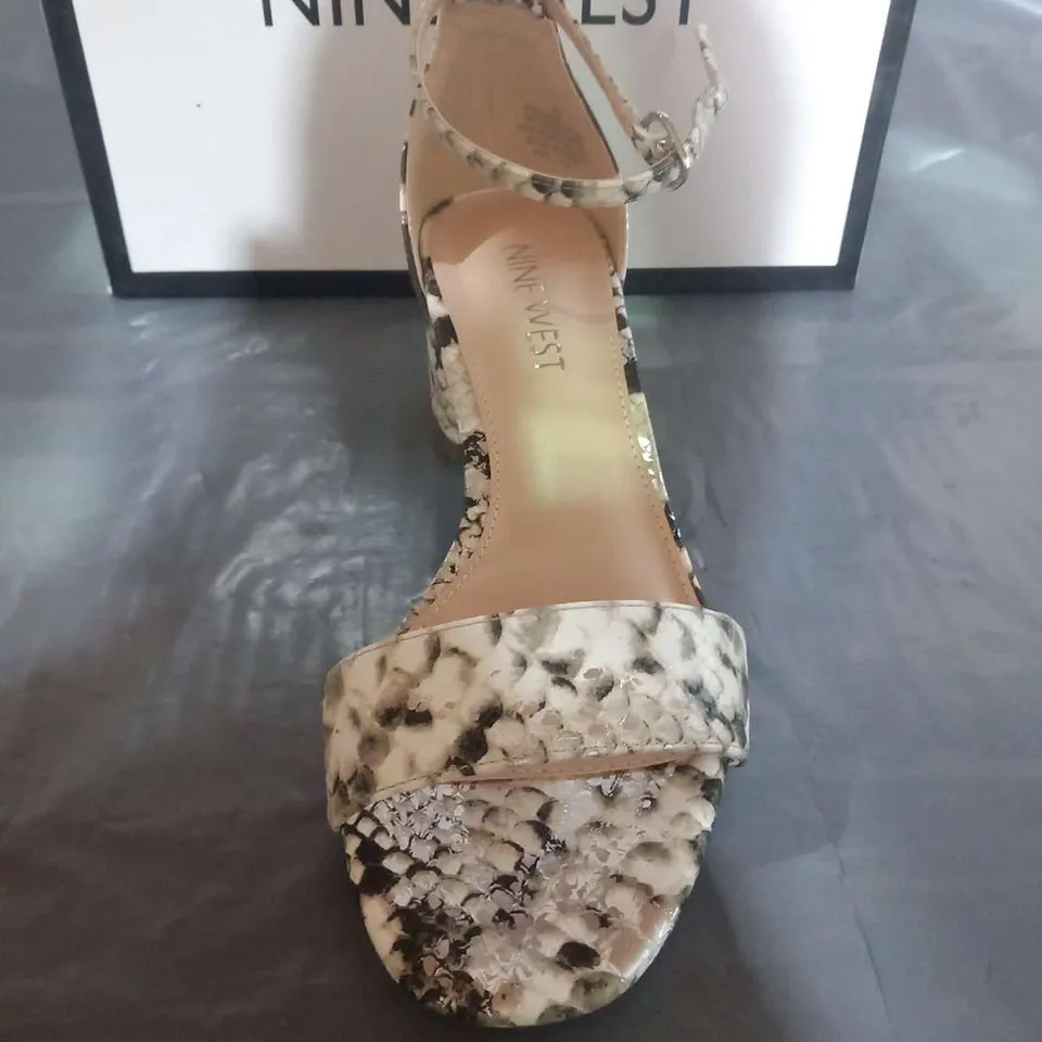 BOXED NINE WEST WINNIE SILVER SNAKE PRINT SIZE 3