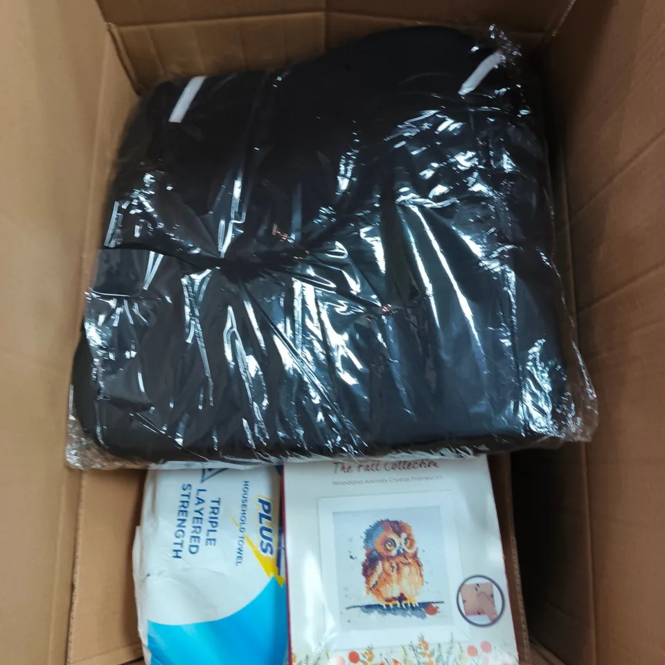 LOT OF ASSORTED HOUSEHOLD GOODS TO INCLUDE TOILET ROLL, CRYSTAL FRAME KIT AND BOXED ITEMS