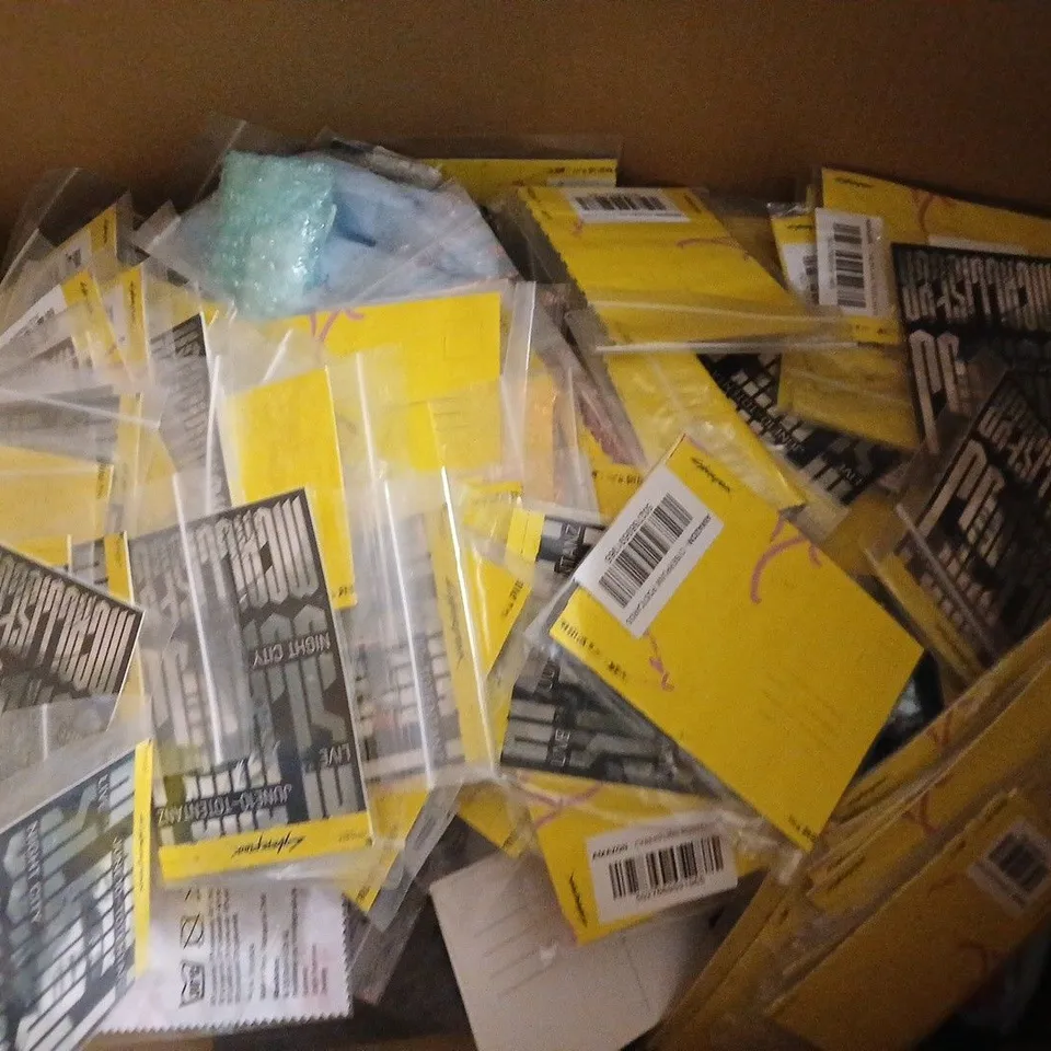 APPROXIMATELY 40 ASSORTED ITEMS TO INCLUDE FITBIT STRAPS, CYBERPUNK POSTCARDS, LOVE ISLAND T-SHIRTS, ETC - COLLECTION ONLY